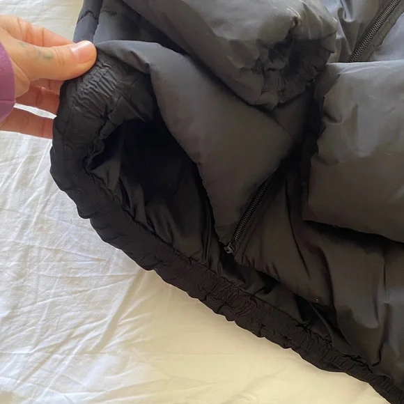 Vans Hooded Winter Puffer Coat in Black - Picture 3 of 6